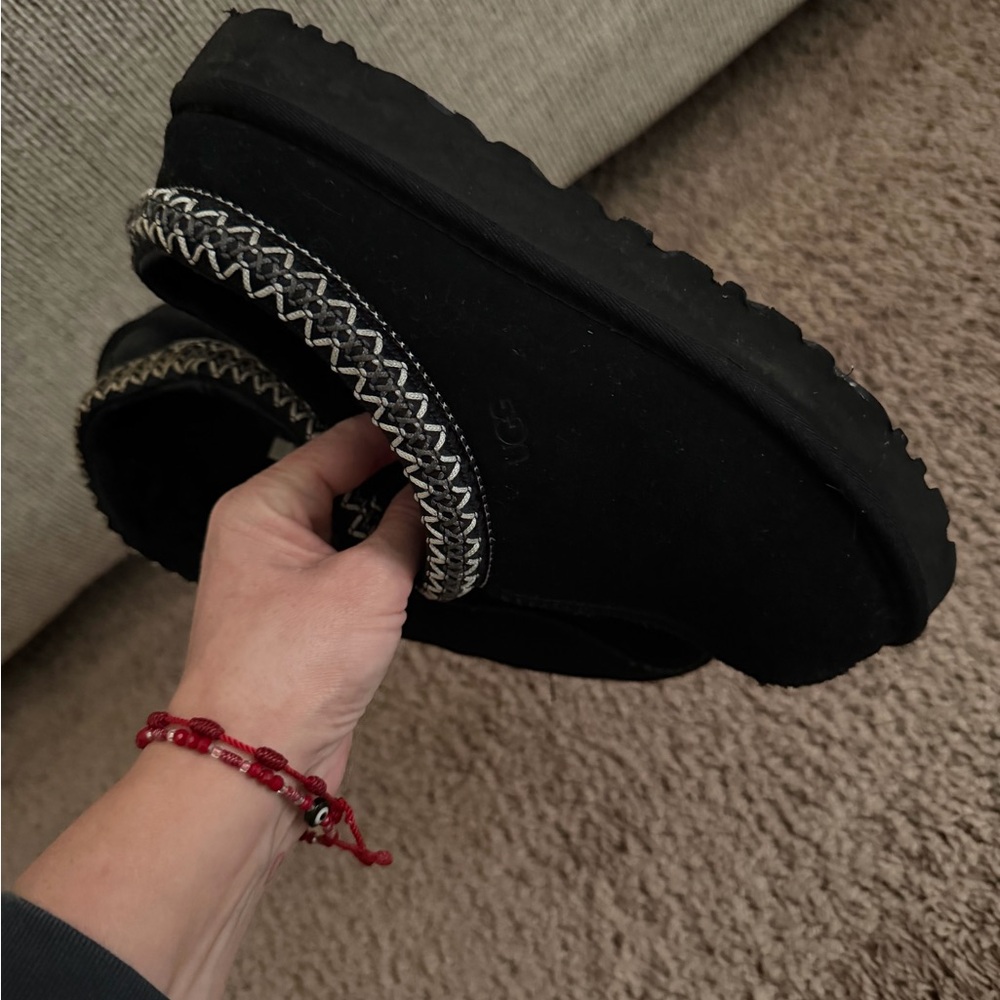 UGG Black Slip-On Slippers / Clogs – Women’s Size 8 - Picture 6 of 7
